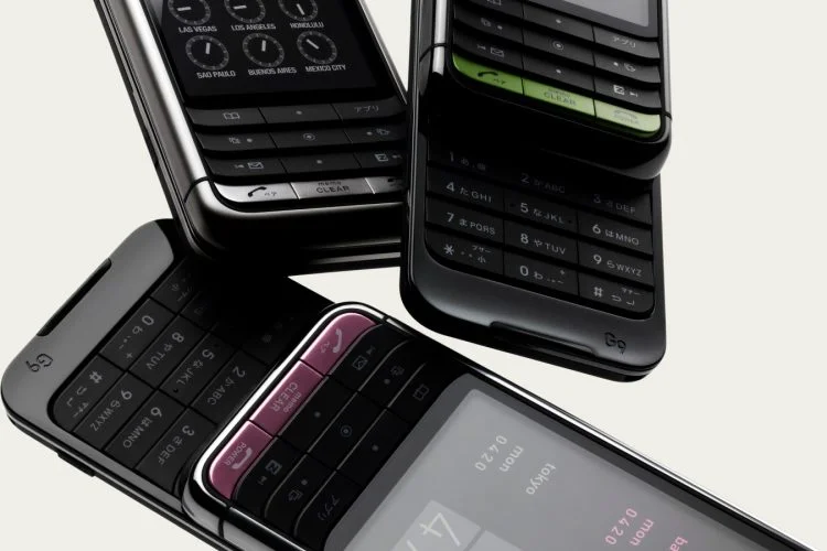G9（iida） カラー名称：mirror + pink、black + green、titanium + silver